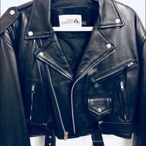 Cropped leather jacket